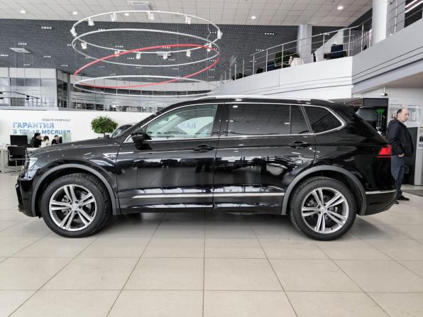 Volkswagen Tiguan II с пробегом 2019 года, цена 2 550 000 рублей, 119987 км, внедорожник, Автокод Объявления