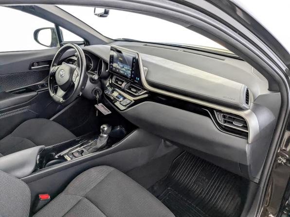 Toyota C-HR I с пробегом 2019 года, цена 2 650 000 рублей, 46448 км, внедорожник, Автокод Объявления