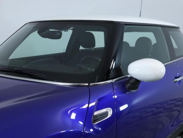Mini Hatch III (F55/F56) Рестайлинг с пробегом 2019 года, цена 1 947 800 рублей, 50000 км, хэтчбек, Автокод Объявления