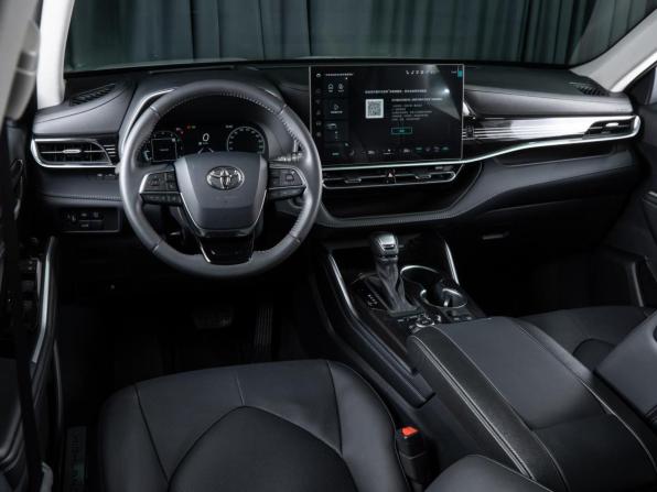 Toyota Highlander IV (XU70) с пробегом 2025 года, цена 5 779 000 рублей, 117 км, внедорожник, Автокод Объявления