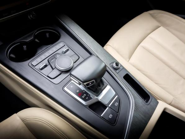 Audi A4 V (B9) с пробегом 2019 года, цена 2 350 000 рублей, 109128 км, седан, Автокод Объявления