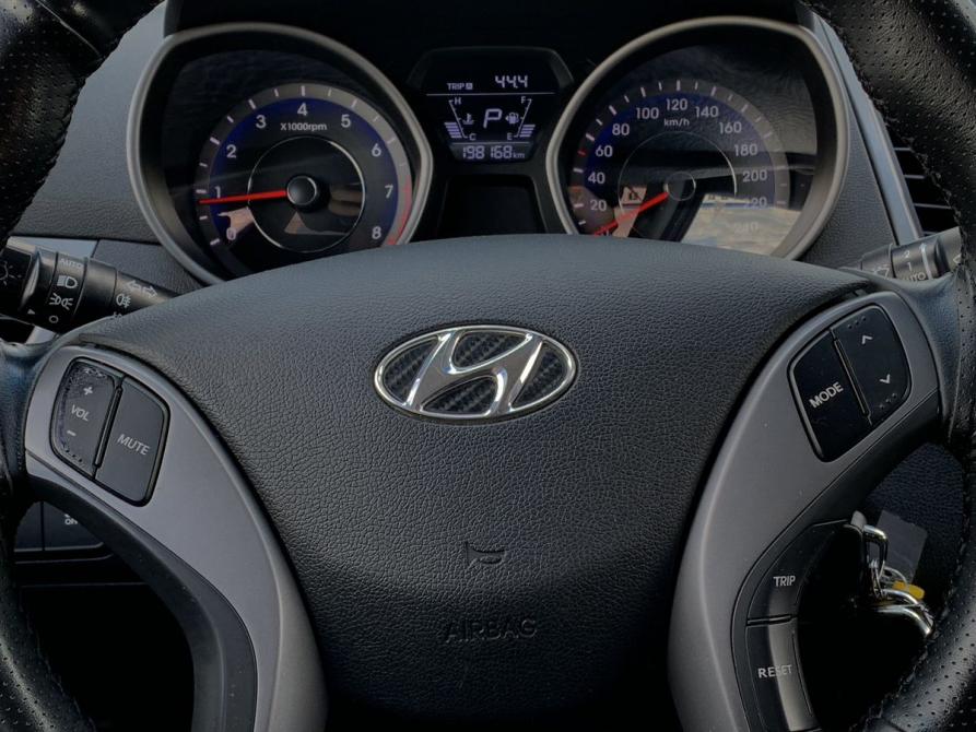 Hyundai Elantra V (MD) Рестайлинг Москва  - изображение 12
