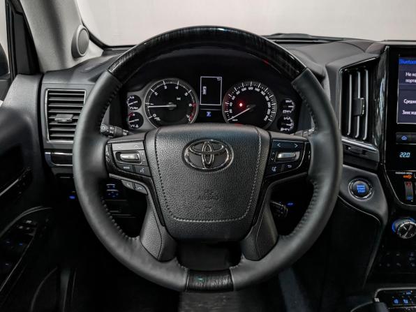Toyota Land Cruiser 200 Series Рестайлинг 2 с пробегом 2017 года, цена 8 300 000 рублей, 29784 км, внедорожник, Автокод Объявления
