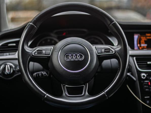 Audi A4 IV (B8) Рестайлинг с пробегом 2012 года, цена 1 250 000 рублей, 177132 км, седан, Автокод Объявления