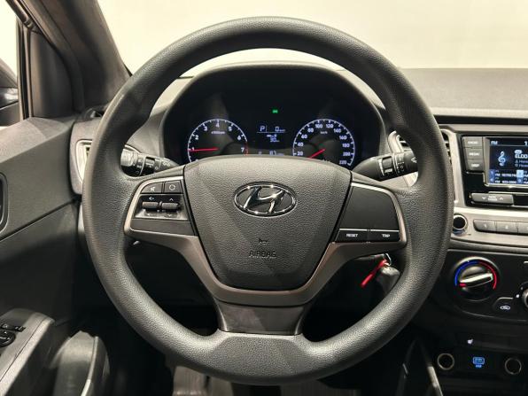 Hyundai Solaris II с пробегом 2019 года, цена 1 079 000 рублей, 198458 км, седан, Автокод Объявления