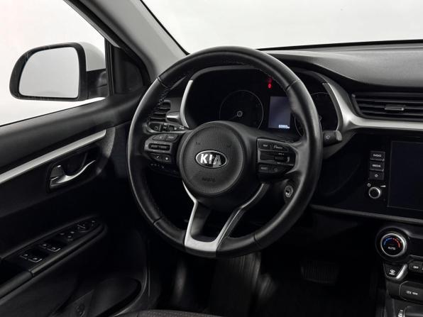 Kia Rio IV Рестайлинг с пробегом 2020 года, цена 1 590 000 рублей, 105000 км, седан, Автокод Объявления