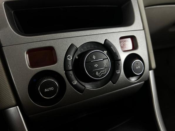 Peugeot 308 I с пробегом 2008 года, цена 420 000 рублей, 216030 км, хэтчбек, Автокод Объявления