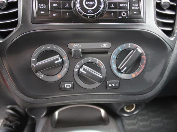Nissan Juke I с пробегом 2013 года, цена 1 089 000 рублей, 139278 км, внедорожник, Автокод Объявления