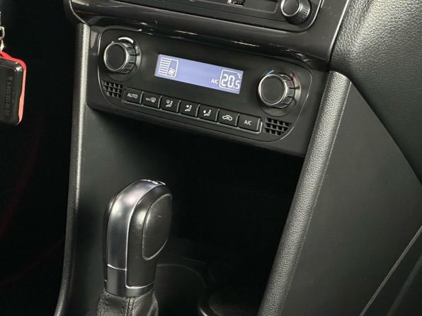 Volkswagen Polo V Рестайлинг с пробегом 2018 года, цена 1 399 000 рублей, 77227 км, седан, Автокод Объявления