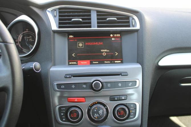 Citroen C4 II Рестайлинг с пробегом 2021 года, цена 925 000 рублей, 198000 км, седан, Автокод Объявления