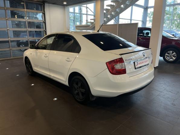 Skoda Rapid I с пробегом 2014 года, цена 495 000 рублей, 211030 км, лифтбек, Автокод Объявления