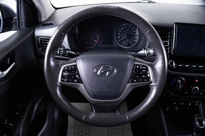 Hyundai Solaris II Рестайлинг с пробегом 2021 года, цена 1 589 000 рублей, 107000 км, седан, Автокод Объявления