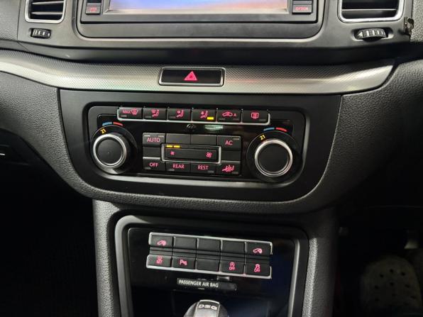 Volkswagen Sharan II с пробегом 2011 года, цена 1 420 000 рублей, 71910 км, минивэн, Автокод Объявления