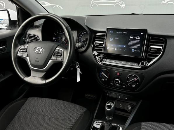 Hyundai Solaris II Рестайлинг с пробегом 2021 года, цена 1 681 400 рублей, 42294 км, седан, Автокод Объявления