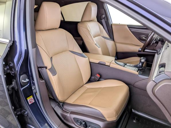 Lexus ES VII с пробегом 2019 года, цена 3 100 000 рублей, 155705 км, седан, Автокод Объявления