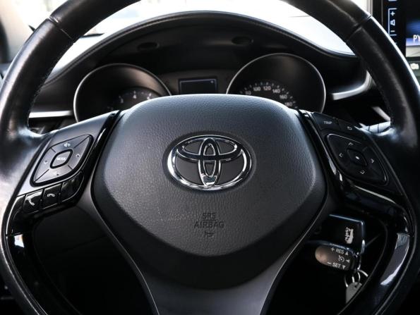 Toyota C-HR I с пробегом 2019 года, цена 2 179 000 рублей, 66153 км, внедорожник, Автокод Объявления