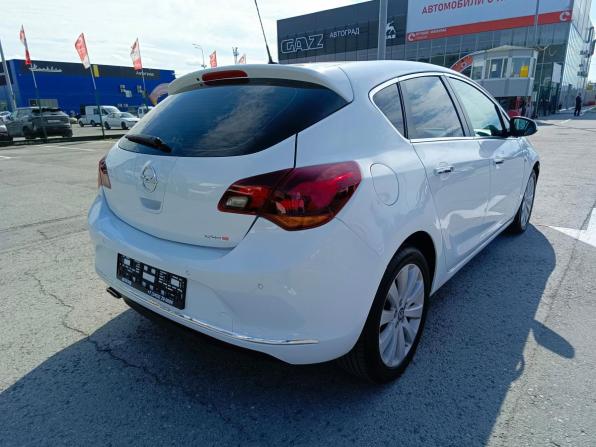 Opel Astra J Рестайлинг с пробегом 2013 года, цена 799 000 рублей, 229540 км, хэтчбек, Автокод Объявления