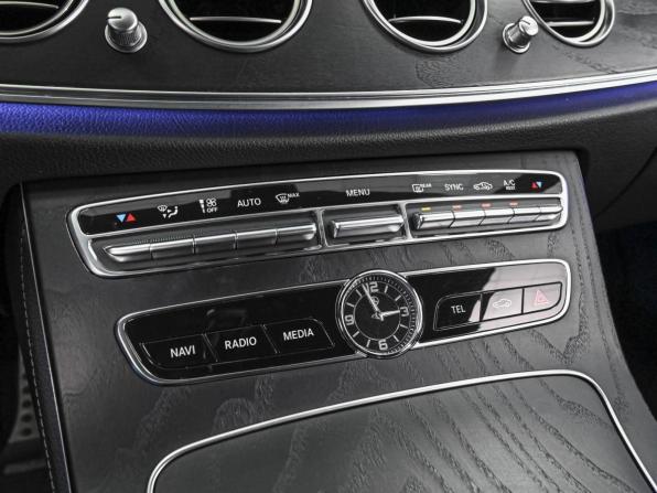 Mercedes-Benz E-Класс V (W213 S213 C238) с пробегом 2019 года, цена 3 048 000 рублей, 107979 км, седан, Автокод Объявления