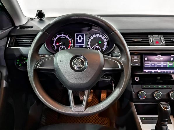 Skoda Octavia III (A7) Рестайлинг с пробегом 2019 года, цена 1 680 000 рублей, 117008 км, лифтбек, Автокод Объявления