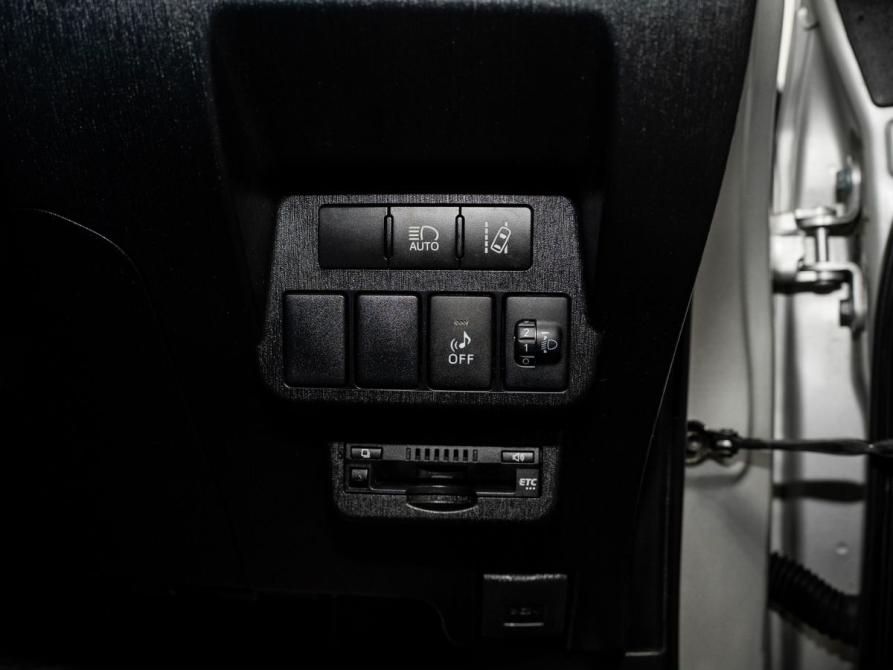 Toyota Prius Alpha I (ZVW40/41) Рестайлинг Чита  - изображение 15