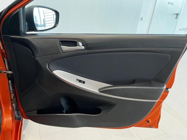 Hyundai Solaris I Рестайлинг с пробегом 2015 года, цена 1 060 000 рублей, 138483 км, седан, Автокод Объявления