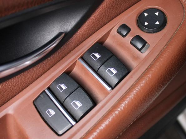 BMW 5 серии VI (F10/F11/F07) Рестайлинг с пробегом 2015 года, цена 2 350 000 рублей, 178000 км, седан, Автокод Объявления