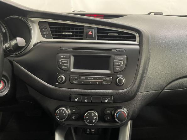 Kia Ceed II Рестайлинг с пробегом 2016 года, цена 1 199 000 рублей, 177250 км, хэтчбек, Автокод Объявления