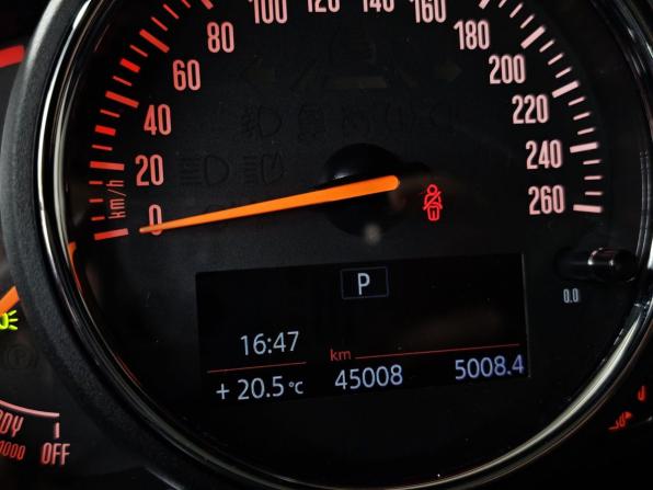 Mini Hatch III (F55/F56) Рестайлинг с пробегом 2020 года, цена 2 399 000 рублей, 45006 км, хэтчбек, Автокод Объявления
