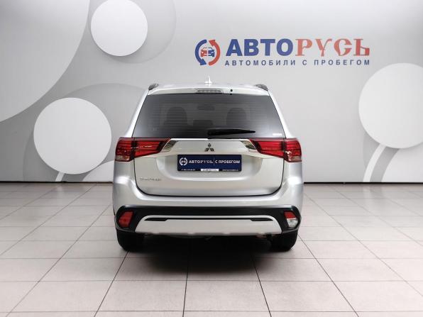 Mitsubishi Outlander III Рестайлинг 3 с пробегом 2021 года, цена 2 449 000 рублей, 92208 км, внедорожник, Автокод Объявления