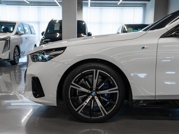 BMW 5 серии VIII (G60/G61/G68) с пробегом 2024 года, цена 7 780 000 рублей, 18860 км, седан, Автокод Объявления
