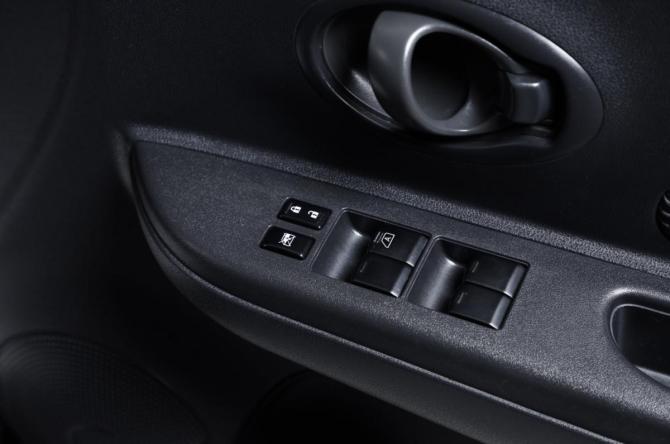 Nissan March IV (K13) Рестайлинг с пробегом 2015 года, цена 629 000 рублей, 137545 км, хэтчбек, Автокод Объявления