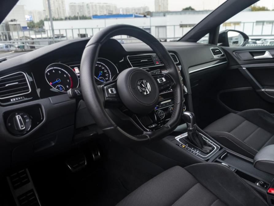 Volkswagen Golf R VII Рестайлинг Москва  - изображение 10