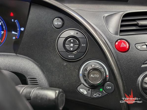 Honda Civic VIII Рестайлинг с пробегом 2011 года, цена 888 000 рублей, 151000 км, хэтчбек, Автокод Объявления