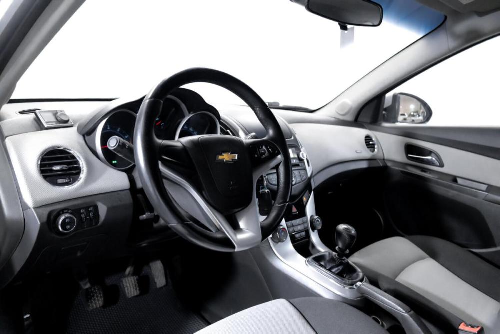 Chevrolet Cruze I Рестайлинг Тюмень  - изображение 13