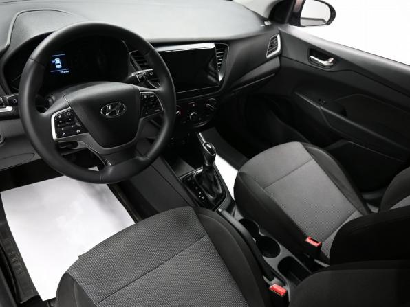 Hyundai Solaris II с пробегом 2019 года, цена 1 045 000 рублей, 125318 км, седан, Автокод Объявления