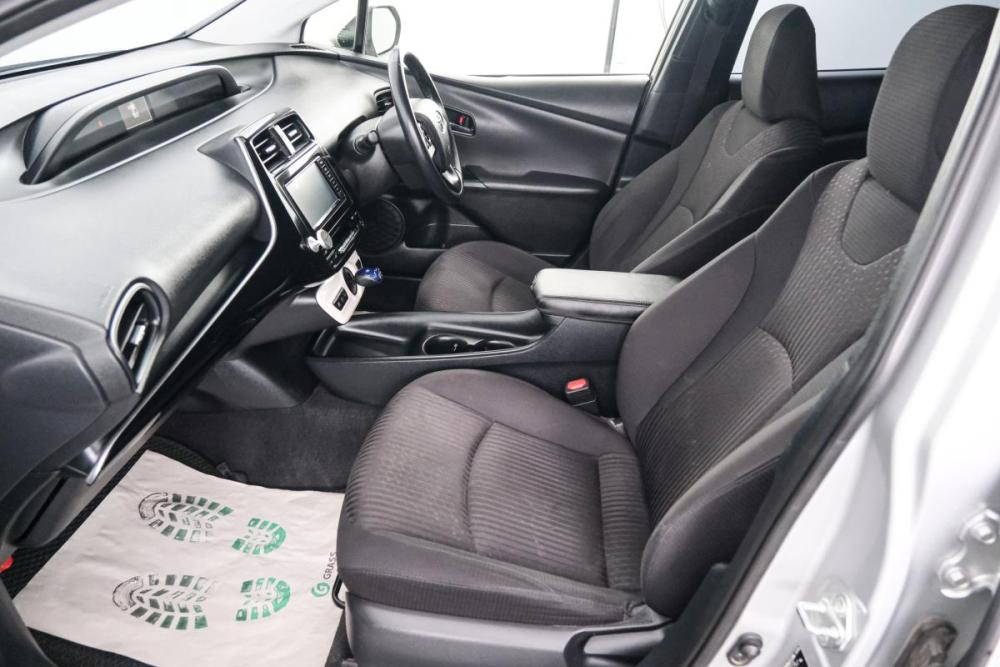 Toyota Prius IV (XW50) Красноярск  - изображение 13