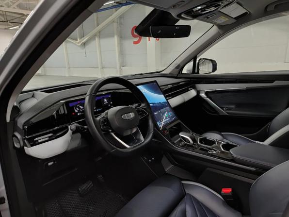 Geely Atlas II с пробегом 2024 года, цена 3 049 000 рублей, 39801 км, внедорожник, Автокод Объявления