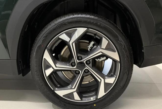 Новый Geely Atlas II 2026 года, цена 3 449 990 рублей, внедорожник, Автокод Объявления