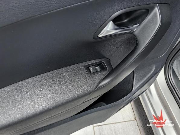 Volkswagen Polo V Рестайлинг с пробегом 2019 года, цена 1 258 000 рублей, 94560 км, седан, Автокод Объявления