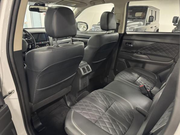 Mitsubishi Outlander III Рестайлинг 3 с пробегом 2022 года, цена 3 180 000 рублей, 38215 км, внедорожник, Автокод Объявления