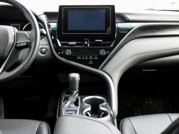 Toyota Camry VIII (XV70) Рестайлинг с пробегом 2023 года, цена 3 249 000 рублей, 9090 км, седан, Автокод Объявления