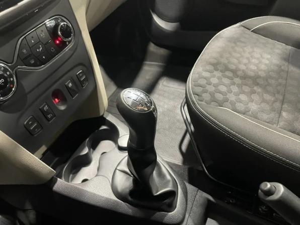 Renault Logan II с пробегом 2017 года, цена 847 000 рублей, 113293 км, седан, Автокод Объявления