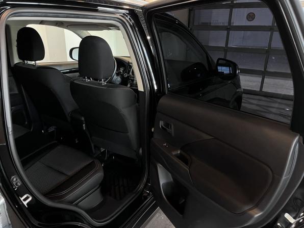 Mitsubishi Outlander III Рестайлинг 3 с пробегом 2018 года, цена 2 090 000 рублей, 95767 км, внедорожник, Автокод Объявления