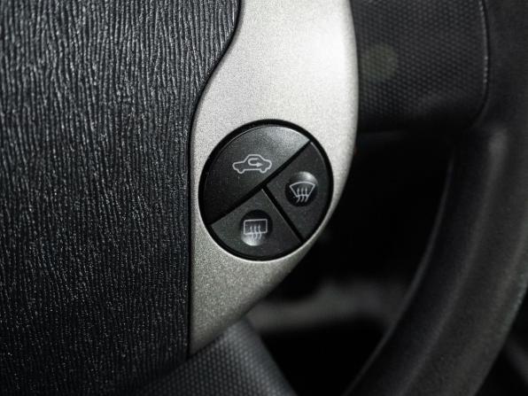 Toyota Prius II Рестайлинг (XW20) с пробегом 2011 года, цена 824 000 рублей, 185080 км, лифтбек, Автокод Объявления