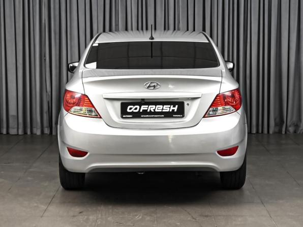 Hyundai Solaris I с пробегом 2013 года, цена 748 000 рублей, 179321 км, седан, Автокод Объявления