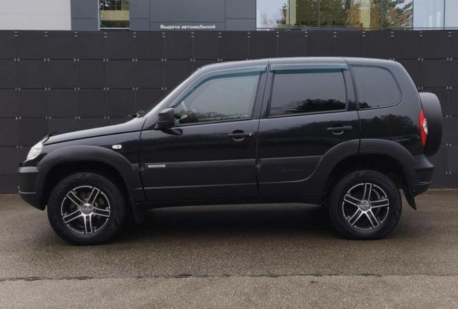 Chevrolet Niva I Рестайлинг с пробегом 2018 года, цена 809 000 рублей, 100000 км, внедорожник, Автокод Объявления