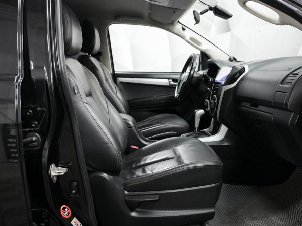 Isuzu D-Max II с пробегом 2016 года, цена 2 280 000 рублей, 107000 км, пикап, Автокод Объявления