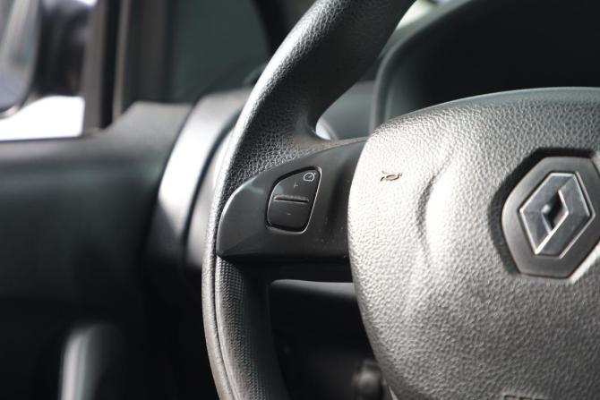 Renault Logan II с пробегом 2016 года, цена 879 000 рублей, 126002 км, седан, Автокод Объявления