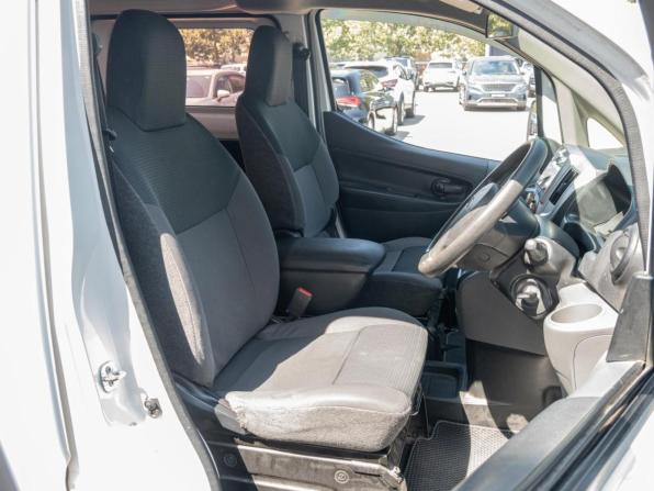 Mitsubishi Delica V с пробегом 2013 года, цена 1 680 000 рублей, 210509 км, минивэн, Автокод Объявления