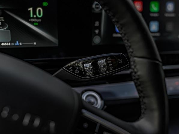 Omoda C5 I с пробегом 2023 года, цена 1 540 000 рублей, 46357 км, внедорожник, Автокод Объявления